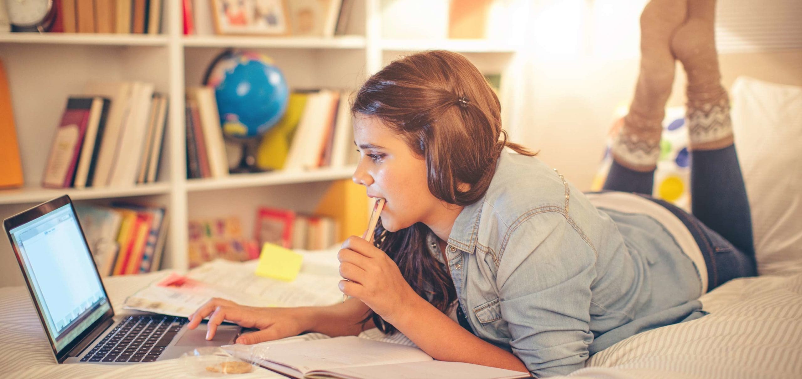 girl-with-laptop