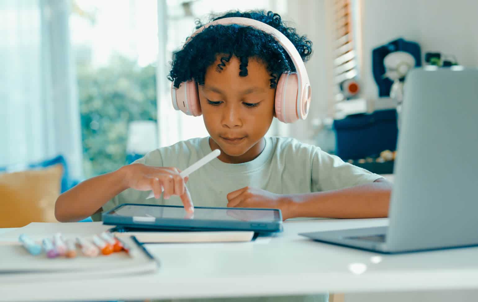 Student learning virtually
