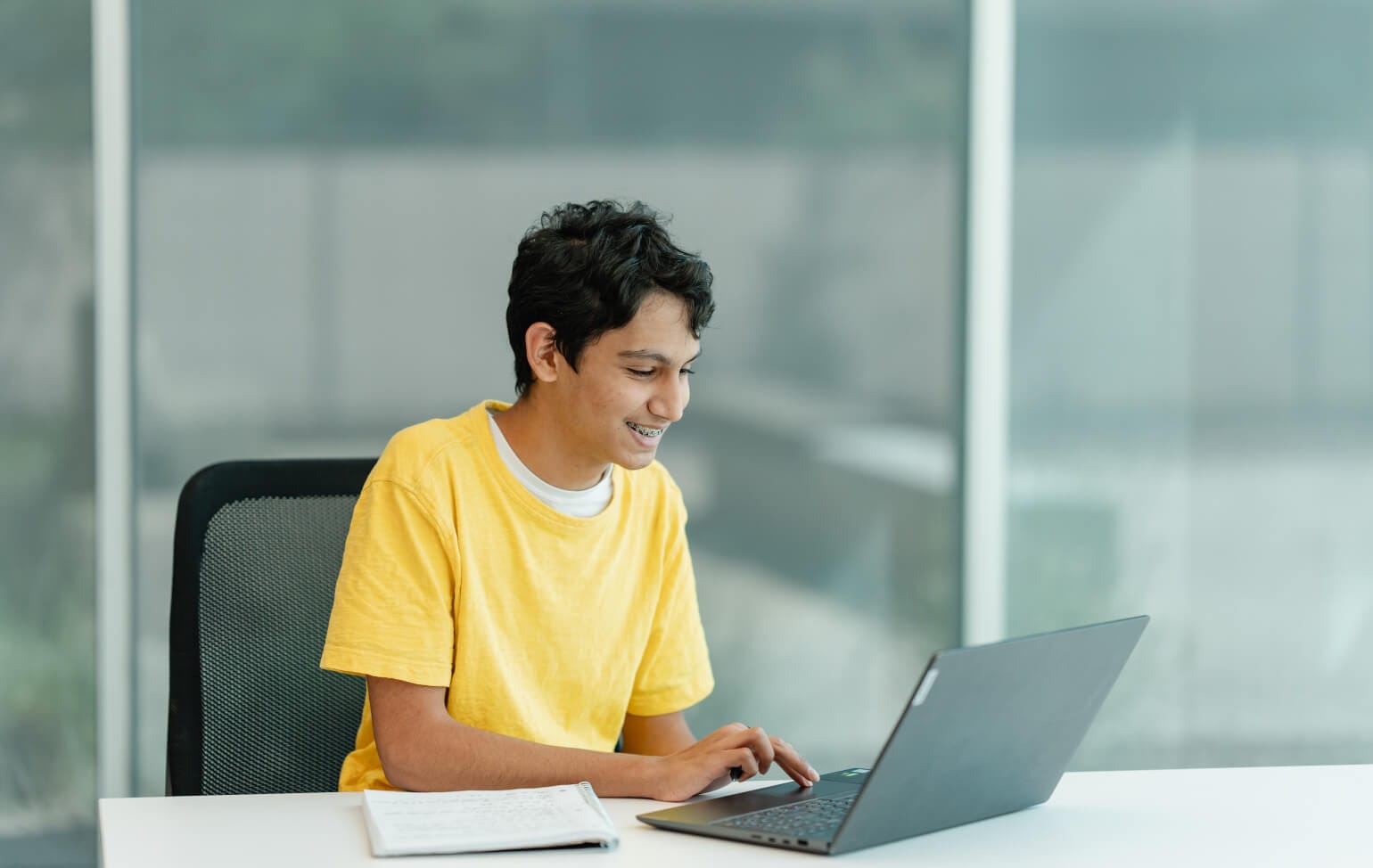 ASU Prep Digital Middle School student