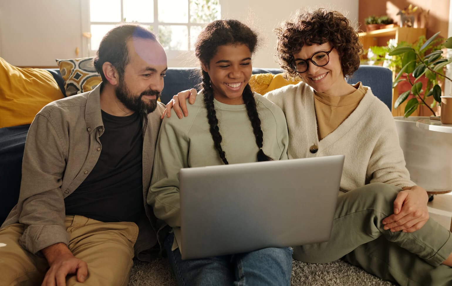 Student and parents learning online